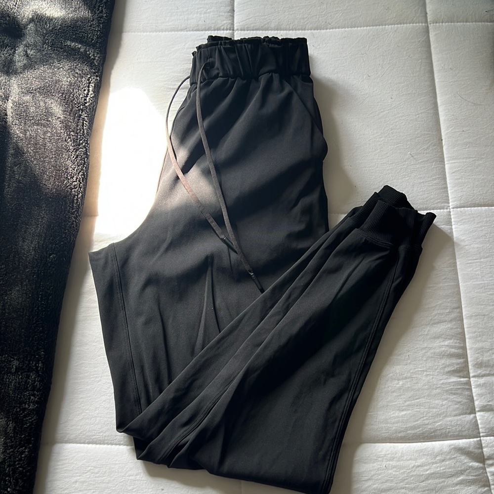 lululemon joggers